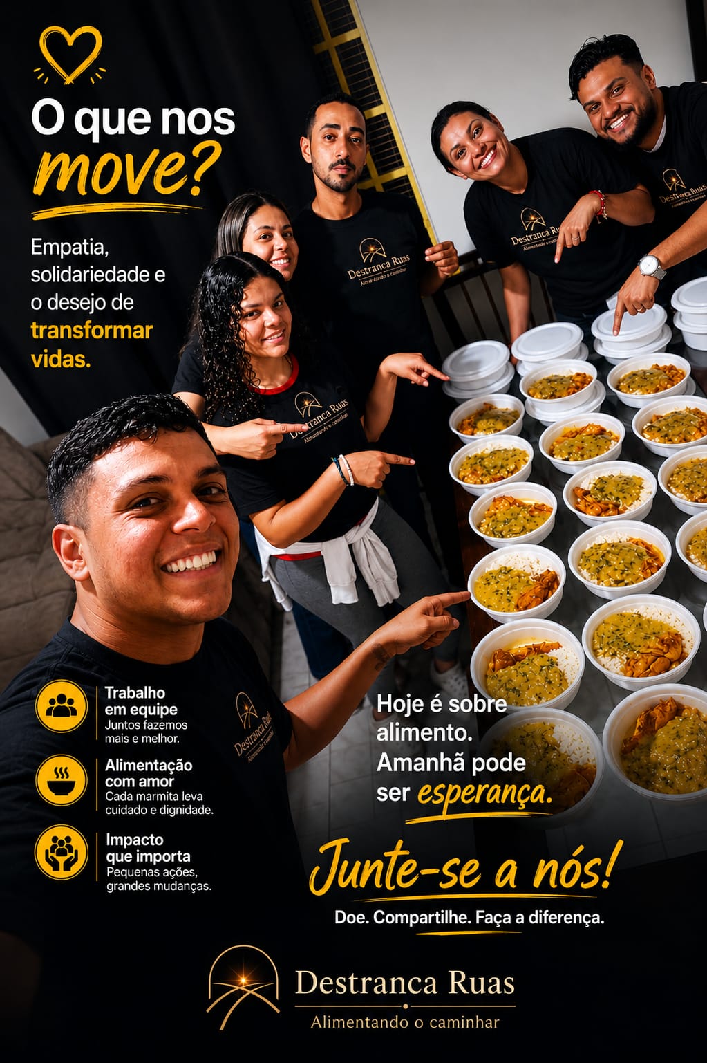 Equipe voluntária do Destranca Ruas preparando marmitas